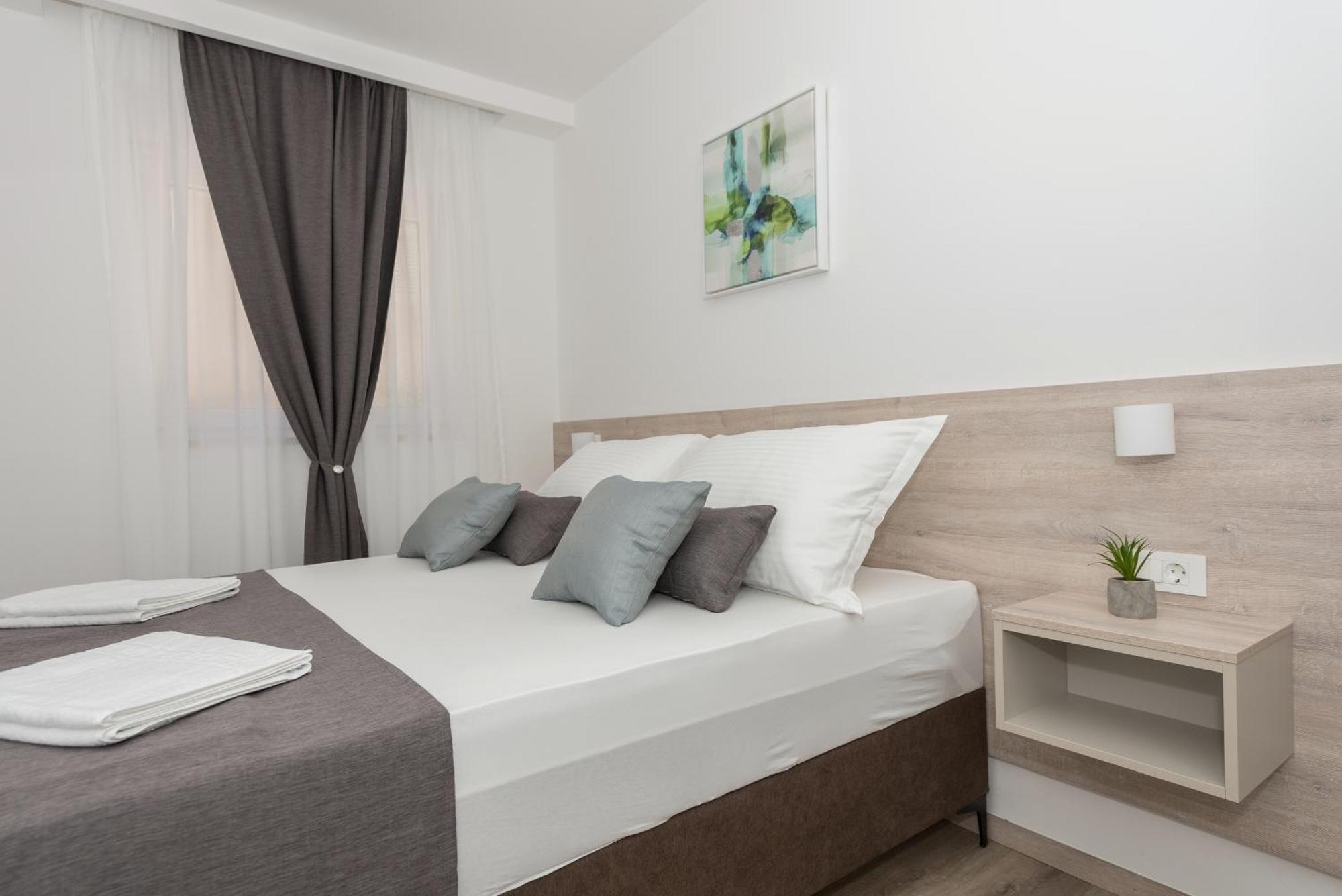 Apartments By The Sea Makarska - 19134 Habitación foto