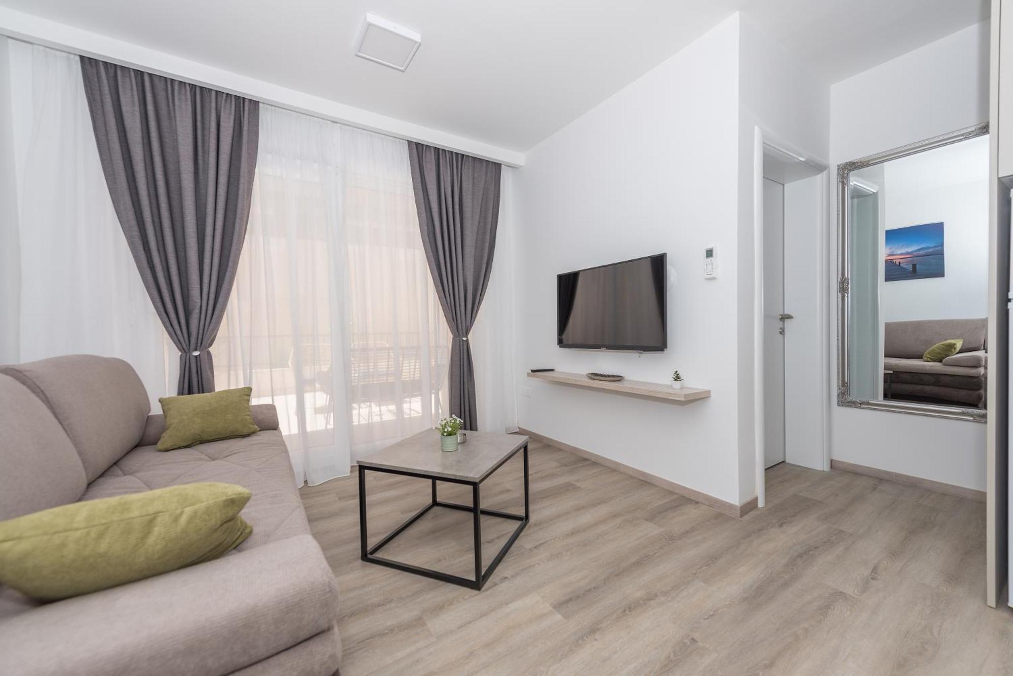 Apartments By The Sea Makarska - 19134 Habitación foto