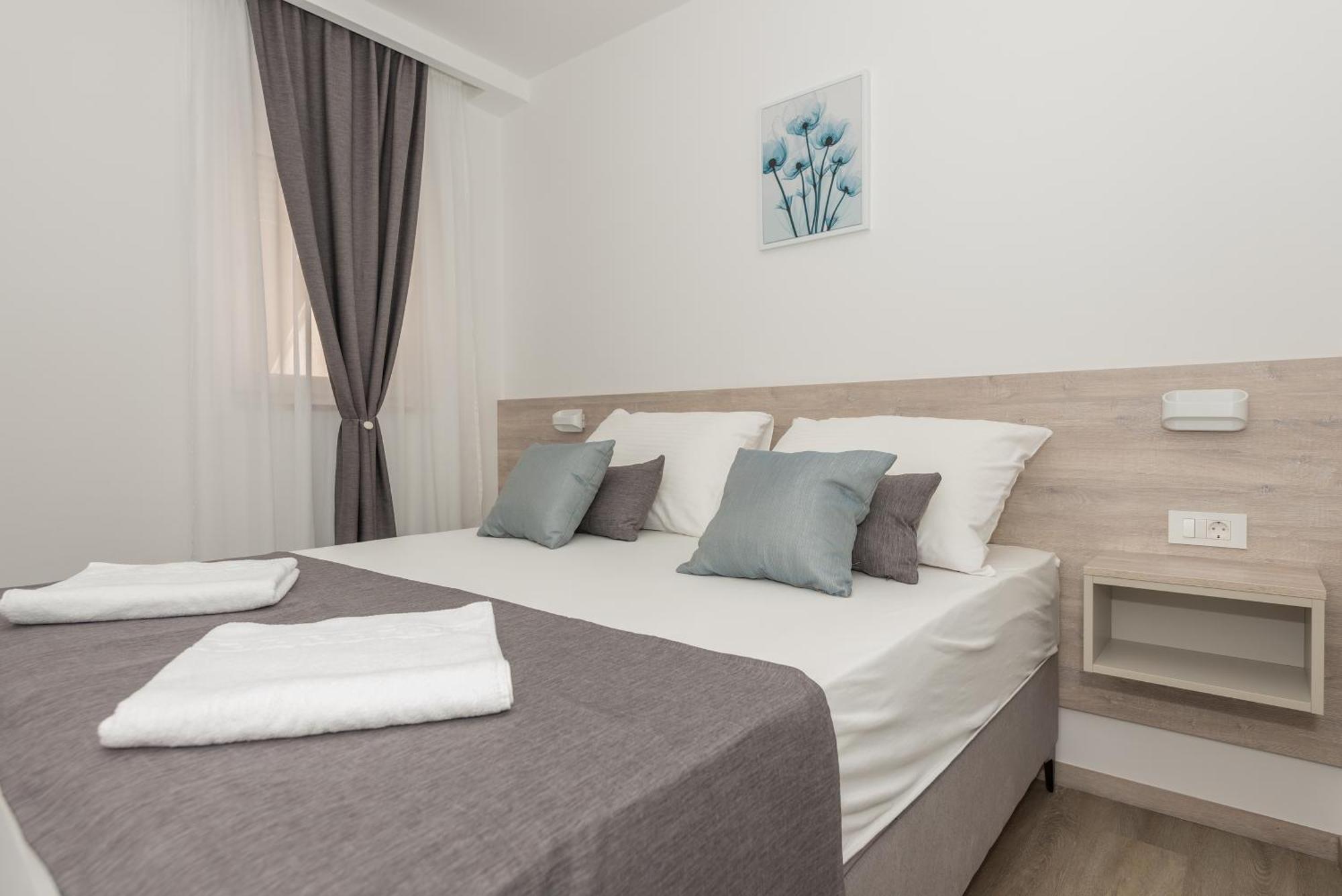 Apartments By The Sea Makarska - 19134 Habitación foto